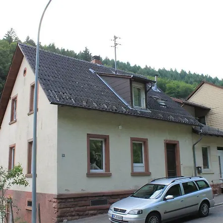 Lenas Familienfreundliche Ferienwohnung Apartment